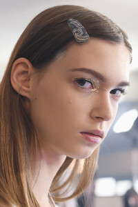 8204346_JeanPaulGaultierBackstageParisFashionktoVoMmevtwx.thumb.jpg.ba1ff82d2e622341e732cc63f9d400e3.jpg