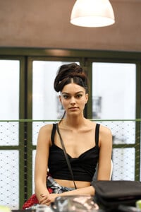 829545160_JeanPaulGaultierBackstageParisFashionPzGxBspCf-Yx.thumb.jpg.68fee3f76e392ce8e3febc585baaaee9.jpg