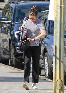 854508814_JenniferGarneroutandabout_cbZUHKIF23x.thumb.jpg.0cdea31d9514cc7eefcfd4ed798c5f5f.jpg