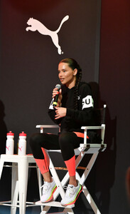 Adriana+Lima+PUMA+Refinery29+Host+Launch+New+UksdvB7v-6Xx.jpg