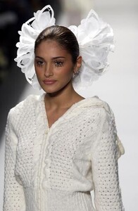 983895437_alice-roi-fw-2002(3).thumb.jpg.ccb542ee0d98fddbc41e2e3889b33bea.jpg