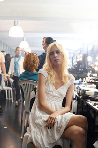 986238595_JeanPaulGaultierBackstageParisFashionelO8Q82YcSnx.thumb.jpg.b74b5b8f80825555eeda145b2709c944.jpg