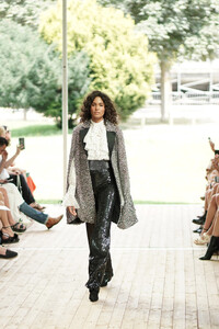 Cindy+Bruna+Redemption+Runway+Paris+Fashion+TDIY_opnK2Ax.jpg