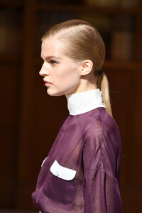 986687097_ChanelRunwayParisFashionWeekHauteCoutureQxNDONIfd2ex.thumb.jpg.df20dcf4049512b4626ee0551768a33e.jpg