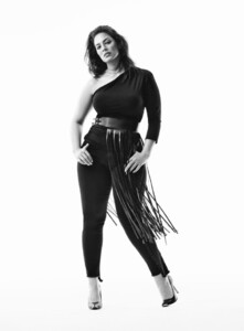 Ashley-Graham-Marina-Rinaldi-Denim-Fall-2019-Campaign10.thumb.jpg.ab3c3d60d61b8d7d8e4413f37789b148.jpg