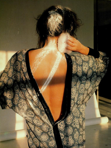 Bailey_Vogue_Italia_January_1985_06.thumb.png.772772be390c9cc5061e9bb25638bea6.png