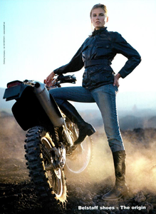 Belstaff_Shoes_Fall_Winter_03_04.thumb.png.ef5509eefc369e8b17844467eb7b6743.png