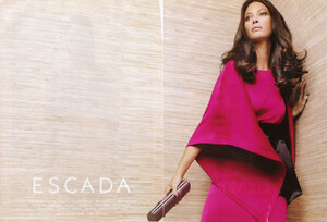 Christy_Escada_Spring_Summer_08_Demarchelier.thumb.jpg.d5af5ef3e51f6ff78f4d8be4a0a2144f.jpg