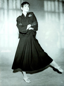 Demarchelier_Vogue_Italia_January_1985_06.thumb.png.6a8db663bb59140e5d3df107f9bea990.png