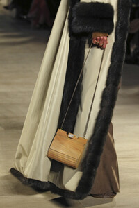 Fendi-PO-HC-clp-F19-0017.thumb.jpg.7b6bddfe80454c69f9d6c3821f968a91.jpg