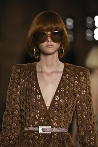 Fendi-PO-HC-clp-F19-0039.thumb.jpg.758146ce5d58b708b77c5d8b9da78993.jpg
