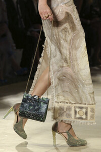 Fendi-PO-HC-clp-F19-0044.thumb.jpg.f1b251fc5862dd80e869b5ac29d3168e.jpg
