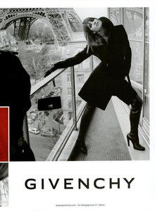 Givenchy_Fall_Winter_03_04_02.thumb.png.f784ef0d6a77c4970df5b768eb86313d.png