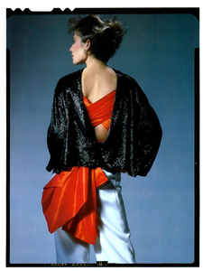 Hiro_Vogue_Italia_January_1985_04.thumb.png.88141f07675495b4792b0e612871a4e3.png