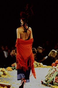 JEAN-PAUL-GAULTIER-SPRING-1998-RTW-122.jpg