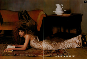 Klein_Alberta_Ferretti_Fall_Winter_04_05_02.thumb.png.0ab52a79aa6aec6ef73256a628fdbf83.png