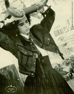 Maser_Guess_Fall_Winter_88_89_03.thumb.png.116bc6efc804ed0e1d2f115d872b9d52.png