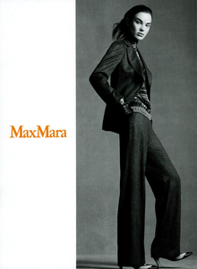 Meisel_Max_Mara_Fall_Winter_03_04_03.thumb.png.73bf2fd31b2c0a3075f6be77715f9976.png