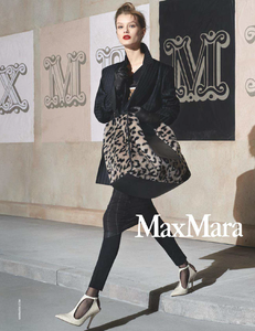 Meisel_Max_Mara_Fall_Winter_18_19_02.thumb.png.055b7f217031fb85cdde07c642eddb1d.png