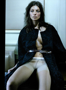 Meisel_Prada_Fall_Winter_03_04_06.thumb.png.da02bd64dcd766ac771cfc8d0e9a5f09.png