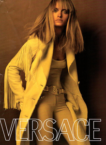 Meisel_Versace_Fall_Winter_03_04_03.thumb.png.196326d61bdea7b8ad35fce7f1676aaf.png