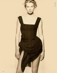 Meisel_Vogue_Italia_July_August_1988_07.thumb.png.852ef598de7634de0fd0c1c5a89e59b0.png