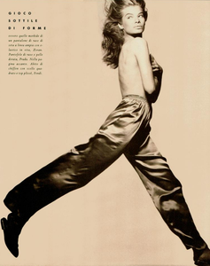 Meisel_Vogue_Italia_July_August_1988_08.thumb.png.94f781c1ec08230972a58477ef3fc898.png