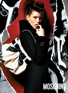 Moschino_Fall_Winter_03_04_02.thumb.png.20e079d0fd4f4ed21d351c3b023eae28.png