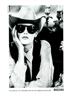 Moschino_Spring_Summer_1985_09.thumb.png.6a3b9dca1a4f380600a58602182931b9.png