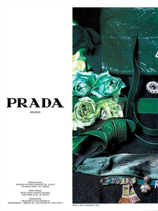 Prada_Spring_Summer_1985_07.thumb.png.76c2bb74ce7ef15197b094fe4b0261f7.png