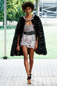 Redemption-fall-2019-couture-fashion-show-The-Impression-006.thumb.jpg.b163f4f3dadfa2b0245b530a55193b06.jpg