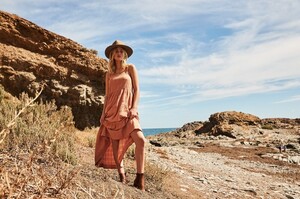 Rowie-The-Label-Pre-Spring-2019-Campaign14.jpg