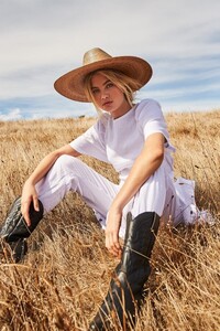 Rowie-The-Label-Pre-Spring-2019-Campaign22-600x900.jpg