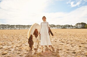Rowie-The-Label-Pre-Spring-2019-Campaign25.jpg