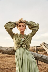Rowie-The-Label-Pre-Spring-2019-Campaign38-600x899.jpg