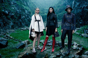 Shiatzy-Chen-FW19-Yasunari-Kikuma-06.thumb.jpg.489fc2e0999d434a6980afd223bd4352.jpg