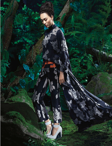 Smith_Vera_Wang_Fall_Winter_13_14_02.thumb.png.5c42e2fcf814289da4c41281a74419fb.png