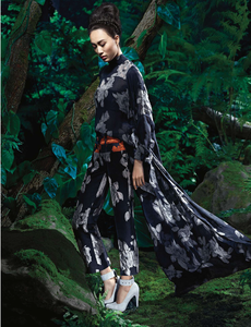 Smith_Vera_Wang_Fall_Winter_13_14_02.thumb.png.762f968ed966968aeb1c779b9b8c1e87.png