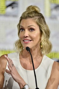 Tricia-Helfer---Creepshow-Panel-at-Comic-Con-San-Diego-2019-01.thumb.jpg.3a89479f97c144f8d2be947e5fe7c064.jpg