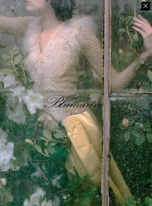 Walker_Blumarine_Fall_Winter_99_00_04.thumb.png.058b490582e629351b0dce76fccf5fdb.png