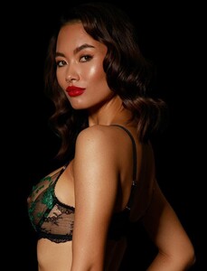 Whitney_Emerald_Bra_3_951ffb34-733f-43ba-a9fa-1405855e3a26_1400x.progressive.jpg