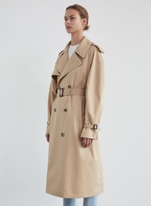 Woman_1_TrenchCoat_Khaki_2.jpg