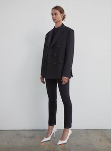 Woman_2_Blazer_Black_Full.jpg