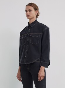 Woman_3_DenimJacket_Black_2_9f30d52d-e0cf-4dde-9844-08ddf30a7d87.jpg