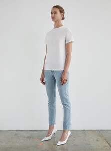 Woman_5_T-Shirt_White_Full_ceada805-1fc4-4552-895c-7bdf8fdcb27b.jpg