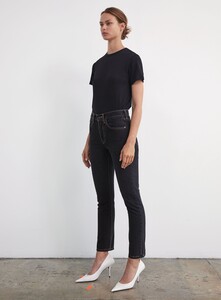 Woman_7_DenimJean_Black_Full_7188dd19-917d-4e85-8e67-8f63bc2641c0.jpg
