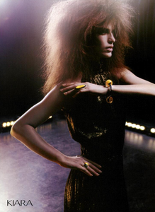 Zambaldi_Kiara_Promotional_Vogue_Italia_October_2003_05.thumb.png.dc5e1f9c39323b49016341d1f856ea54.png