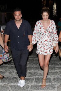 ana-beatriz-barros-and-karim-el-chiaty-night-out-in-mykonos-07-09-2019-0.jpg