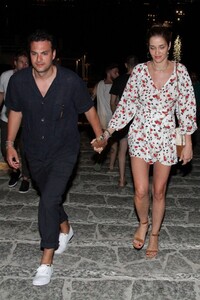 ana-beatriz-barros-and-karim-el-chiaty-night-out-in-mykonos-07-09-2019-2.jpg