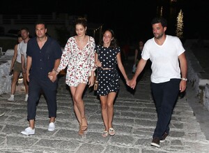 ana-beatriz-barros-and-karim-el-chiaty-night-out-in-mykonos-07-09-2019-4.jpg